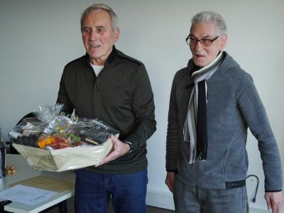 Präsent zum 75. Geburtstag für Hans-Georg Berndt