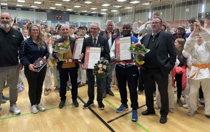 Dreimal "rot-wei&szlig;" f&uuml;r Bonner Urgesteine